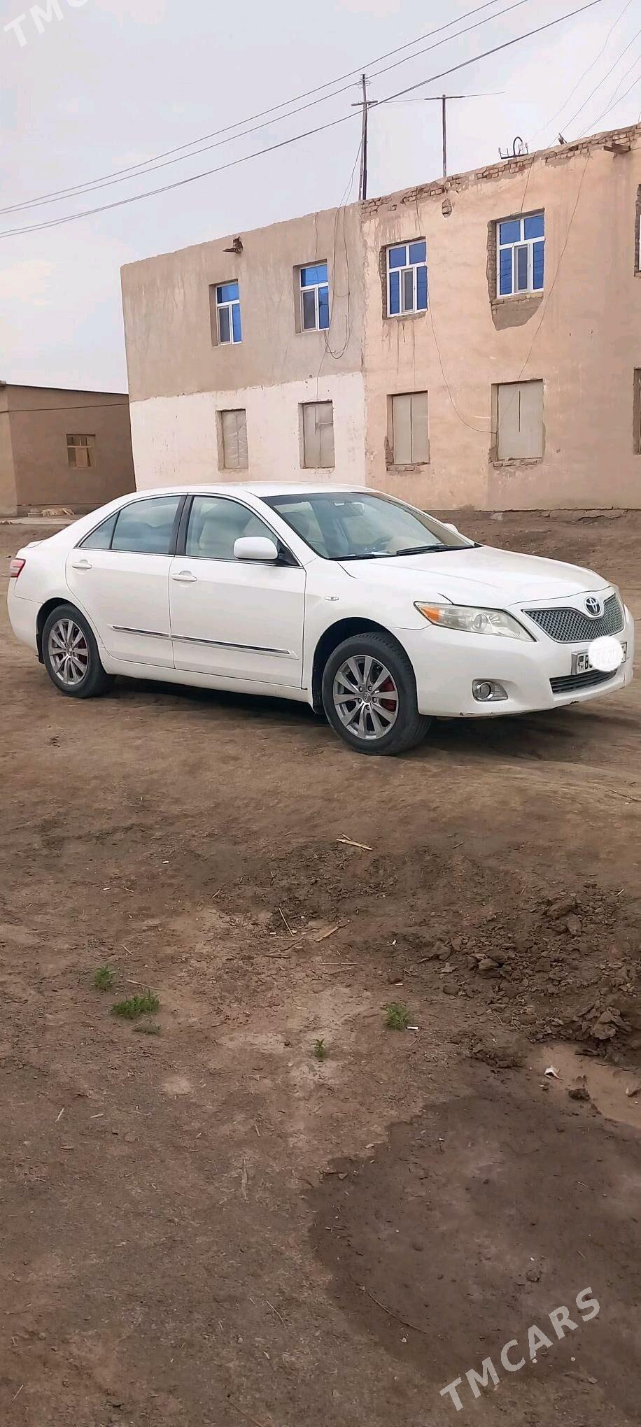 Toyota Camry 2010 - 140 000 TMT - Кёнеургенч - img 2