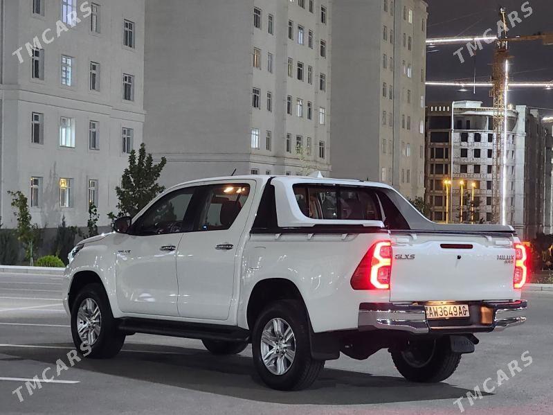 Toyota Hilux 2022 - 550 000 TMT - Aşgabat - img 3
