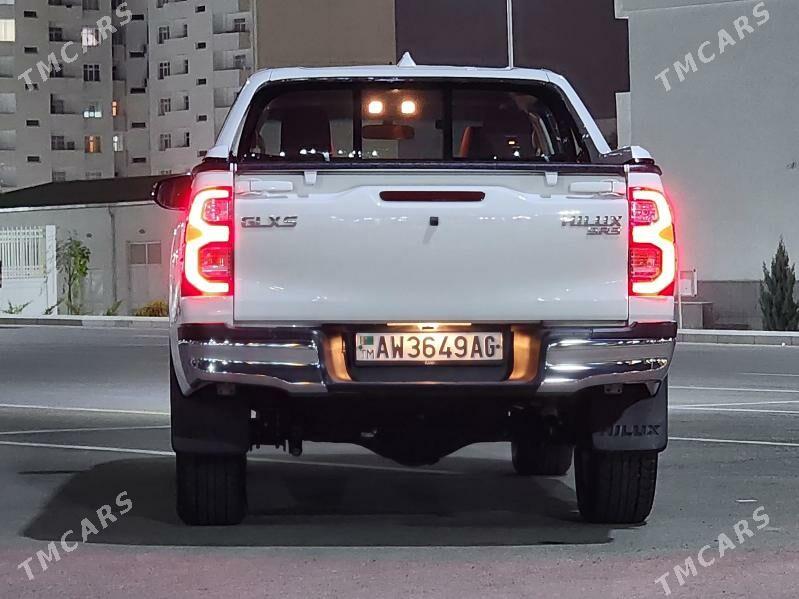 Toyota Hilux 2022 - 550 000 TMT - Aşgabat - img 4