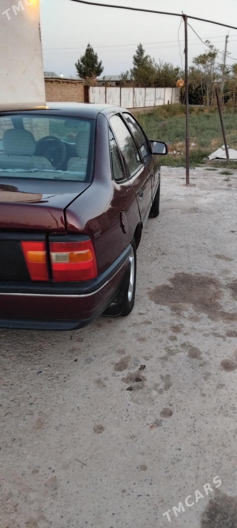 Opel Vectra 1990 - 36 000 TMT - Мары - img 10