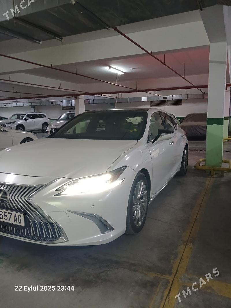 Lexus ES 350 2019 - 625 000 TMT - Бедев - img 3