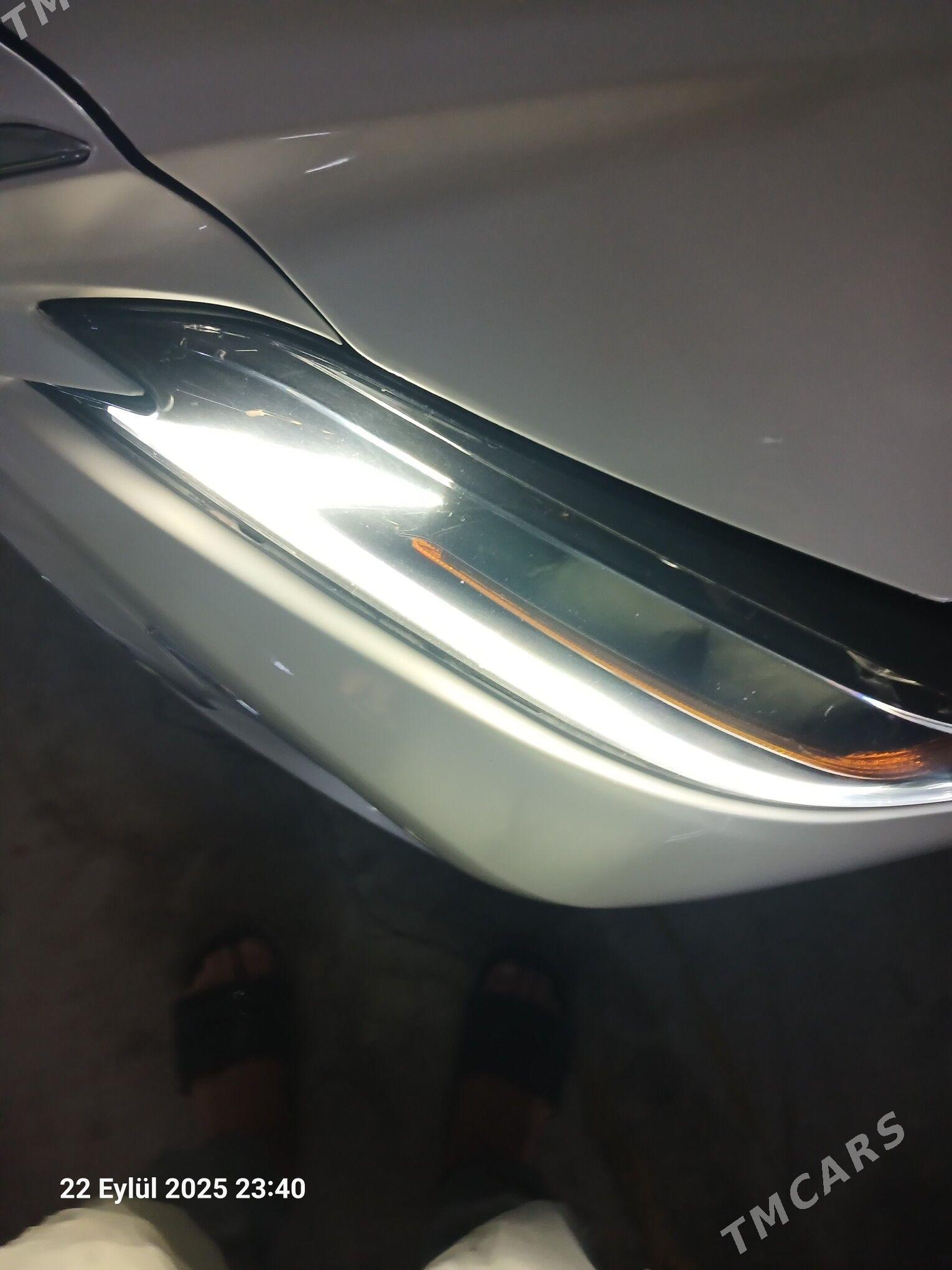 Lexus ES 350 2019 - 625 000 TMT - Бедев - img 6