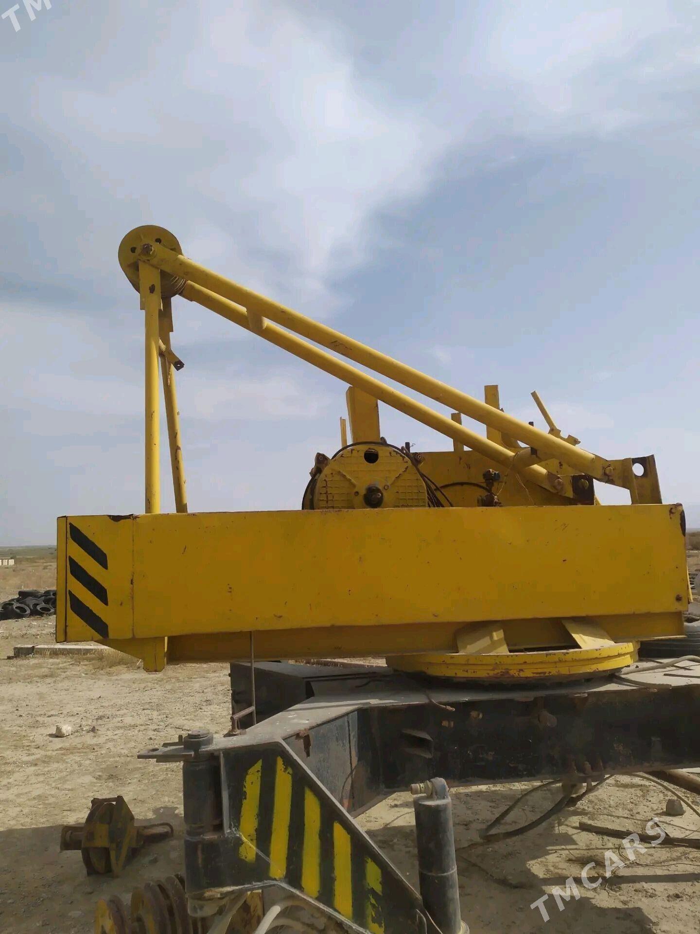 Zil 130 1993 - 75 000 TMT - Бахарден - img 3