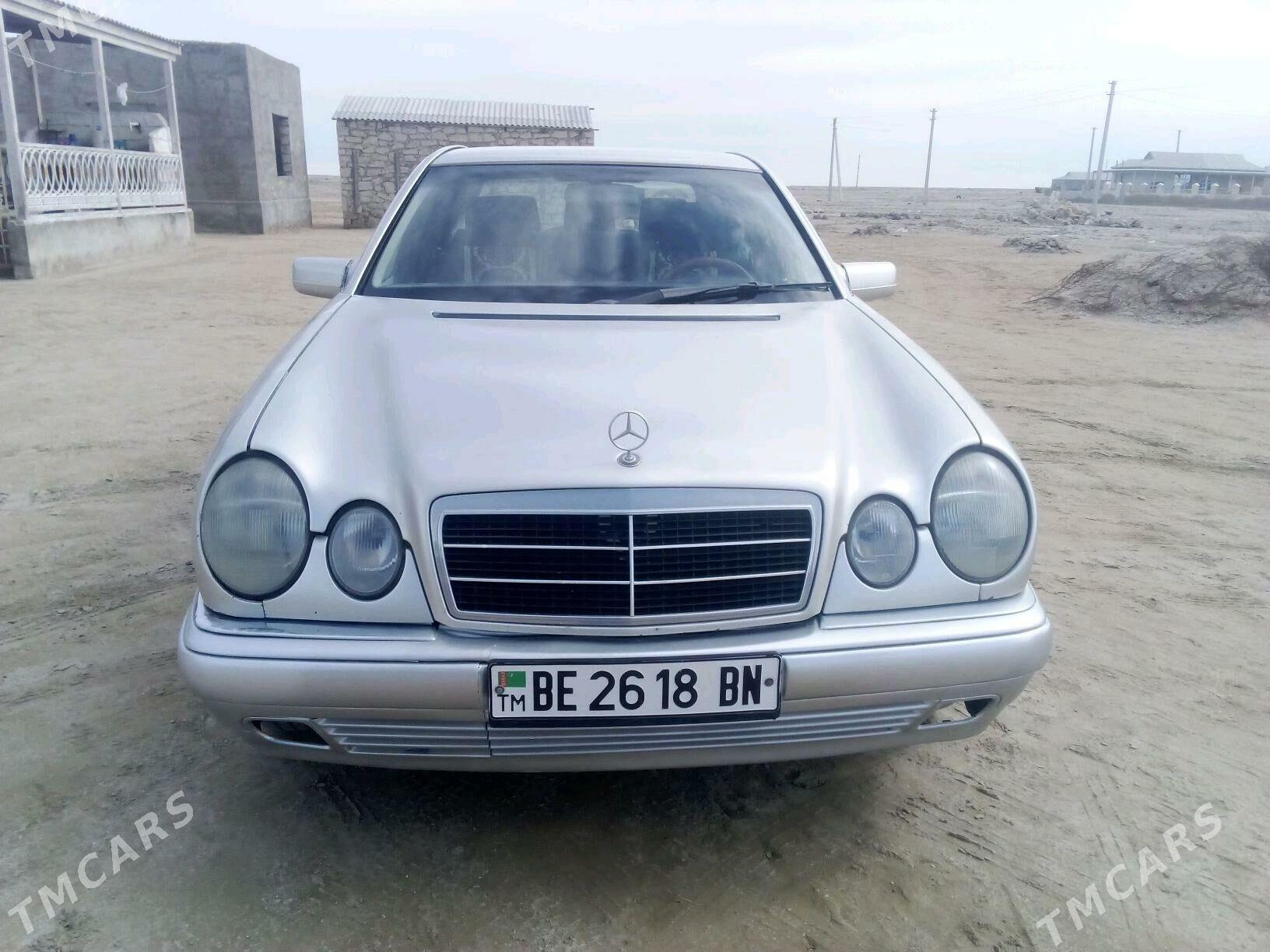 Mercedes-Benz E280 1999 - 70 000 TMT - Esenguly - img 2