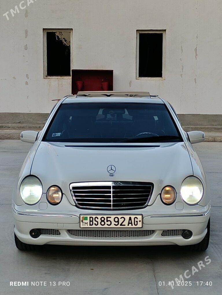 Mercedes-Benz E55 AMG 2000 - 200 000 TMT - Gyzylarbat - img 10
