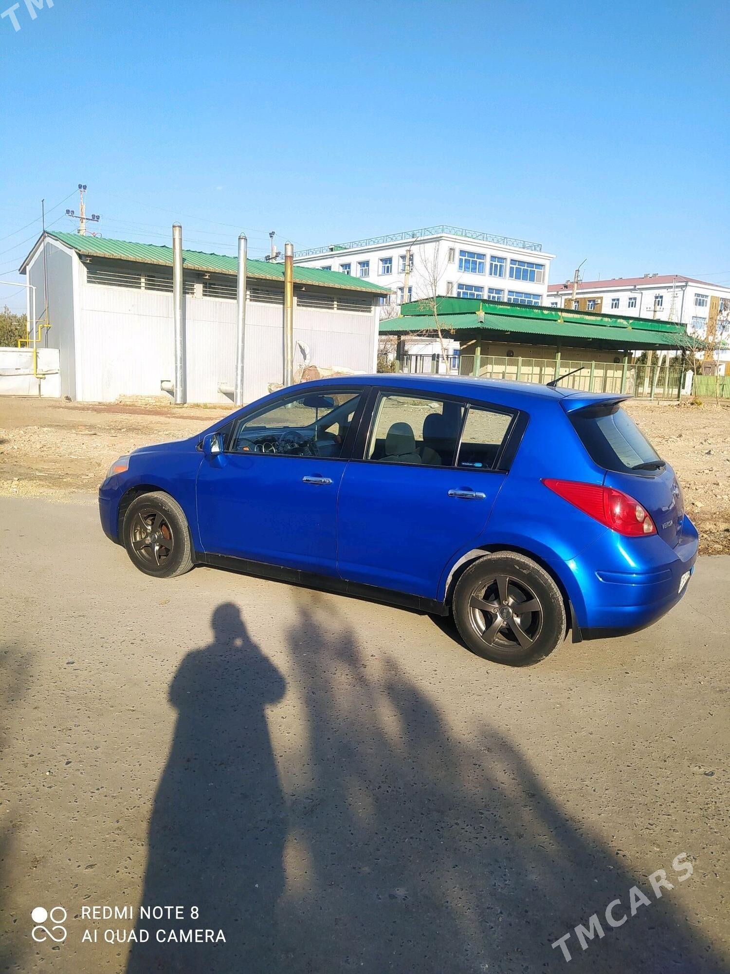 Nissan Versa 2011 - 128 000 TMT - Дашогуз - img 3