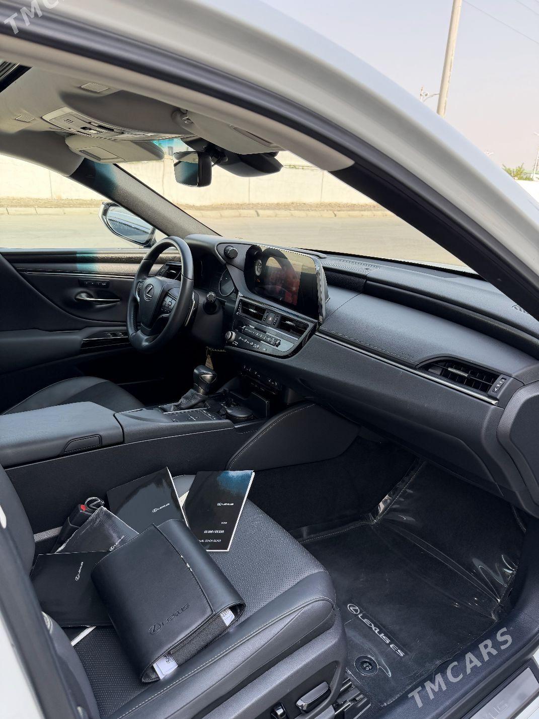 Lexus ES 350 2022 - 600 000 TMT - Büzmeýin - img 9