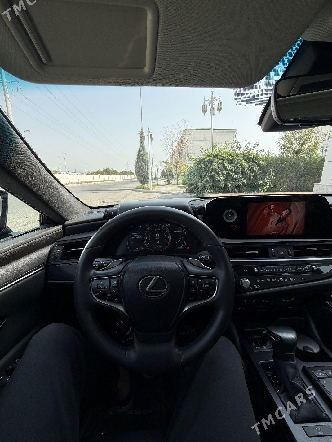 Lexus ES 350 2022 - 600 000 TMT - Büzmeýin - img 5