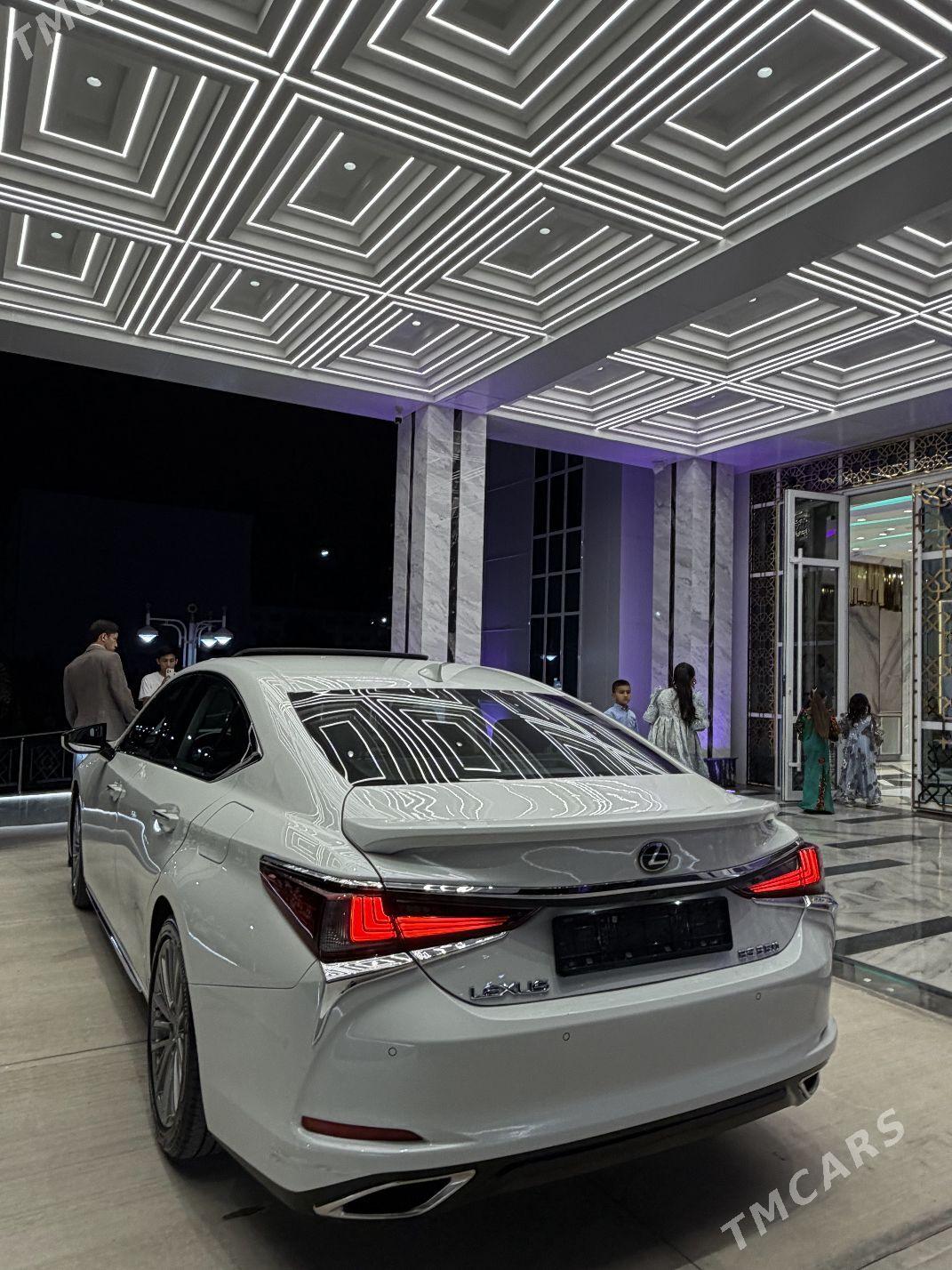 Lexus ES 350 2022 - 600 000 TMT - Büzmeýin - img 3