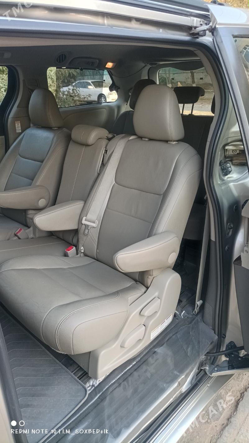 Toyota Sienna 2017 - 430 000 TMT - Мары - img 10