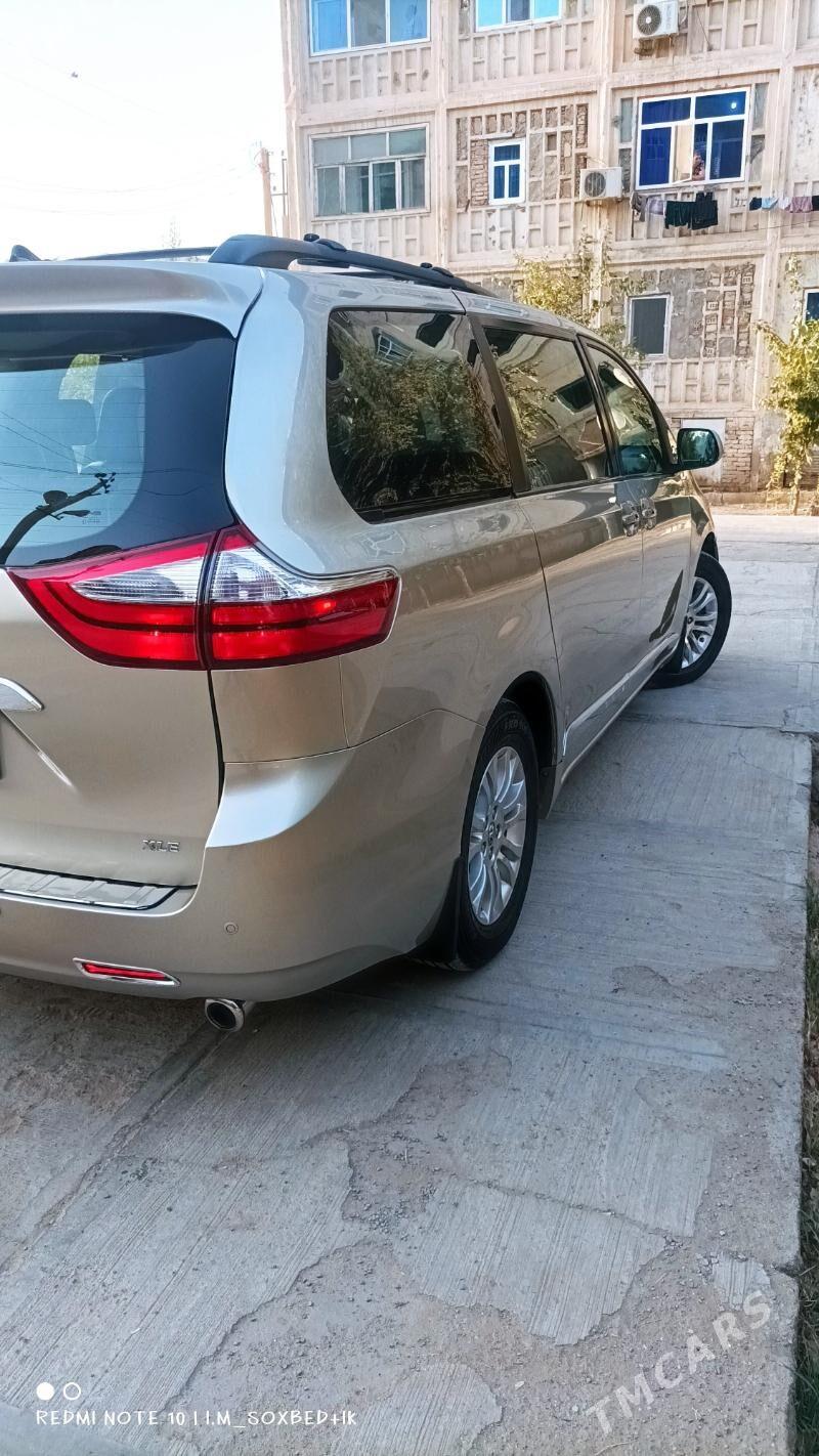 Toyota Sienna 2017 - 430 000 TMT - Мары - img 5
