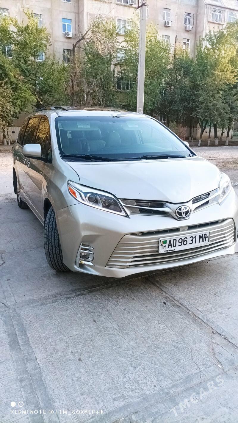 Toyota Sienna 2017 - 430 000 TMT - Мары - img 4