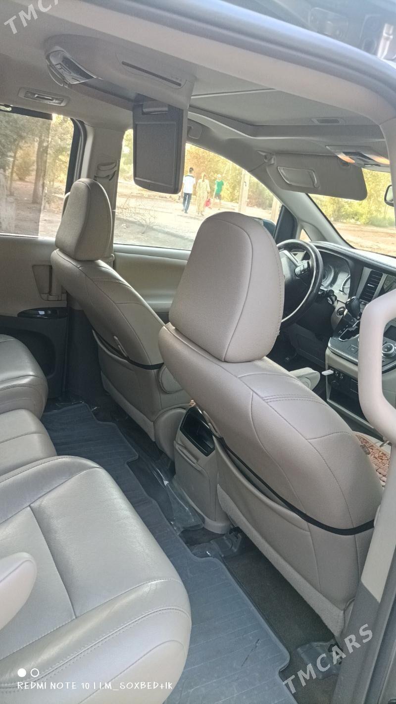 Toyota Sienna 2017 - 430 000 TMT - Мары - img 9