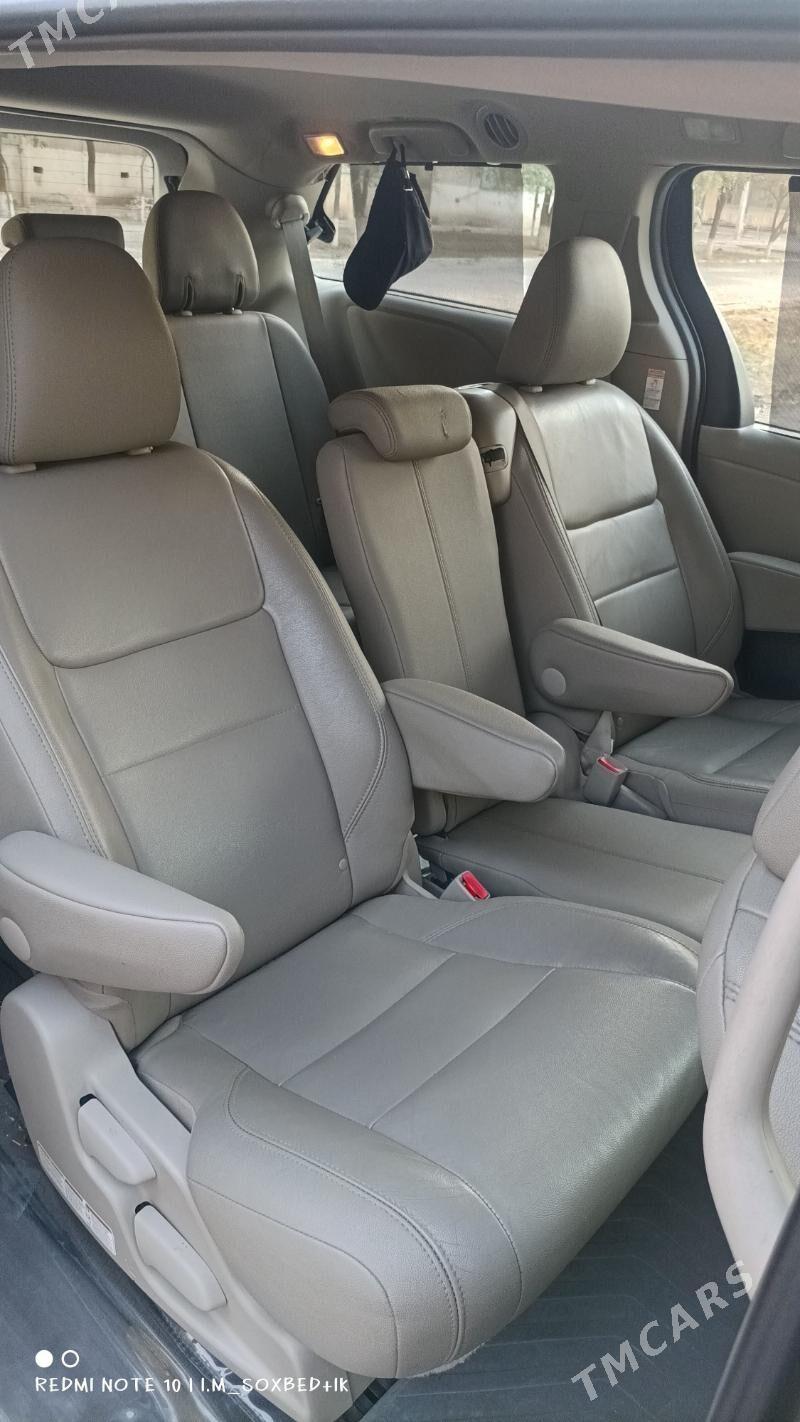 Toyota Sienna 2017 - 430 000 TMT - Мары - img 8
