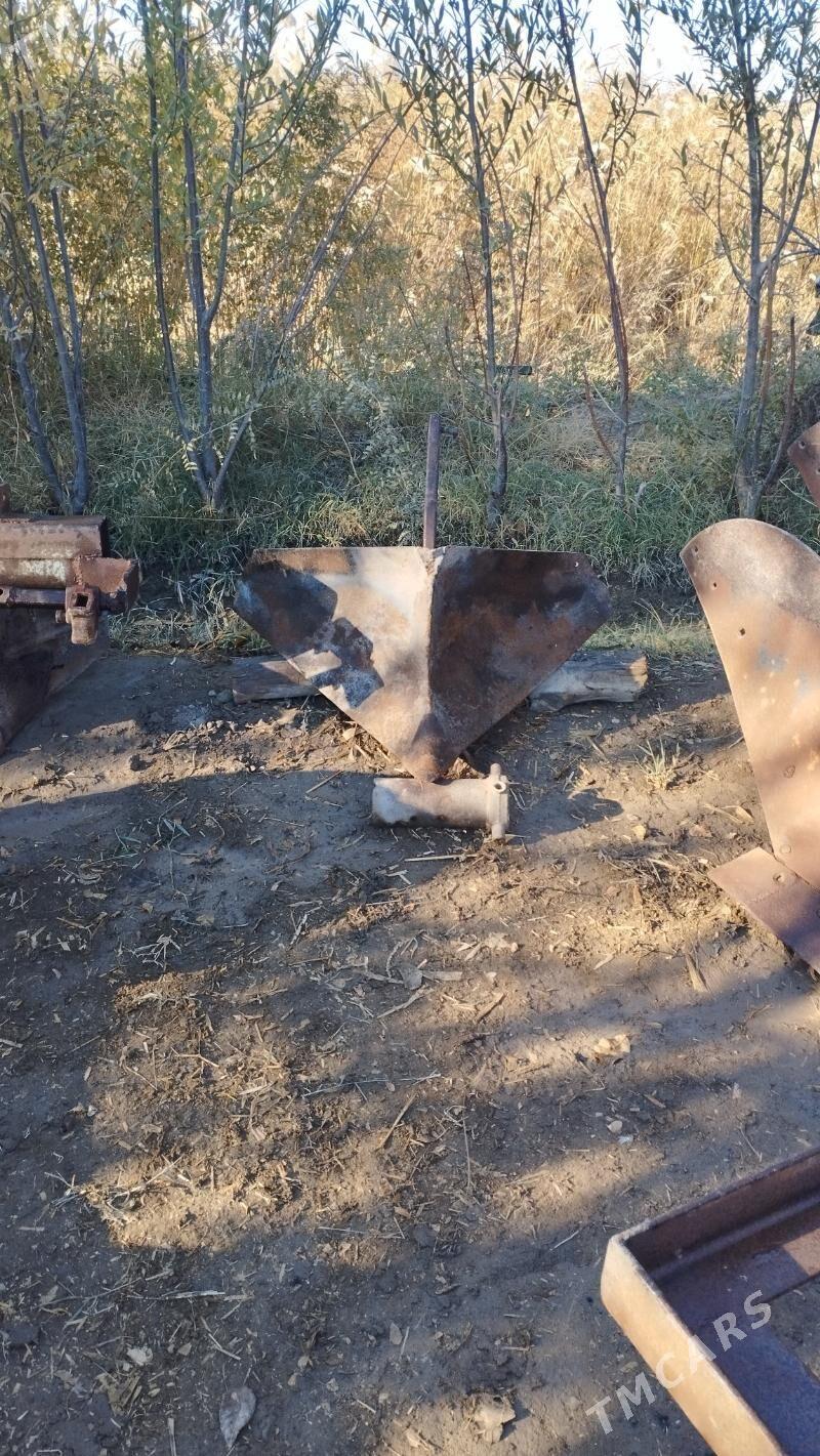 MTZ T-28 1995 - 50 000 TMT - Шабатский этрап - img 10