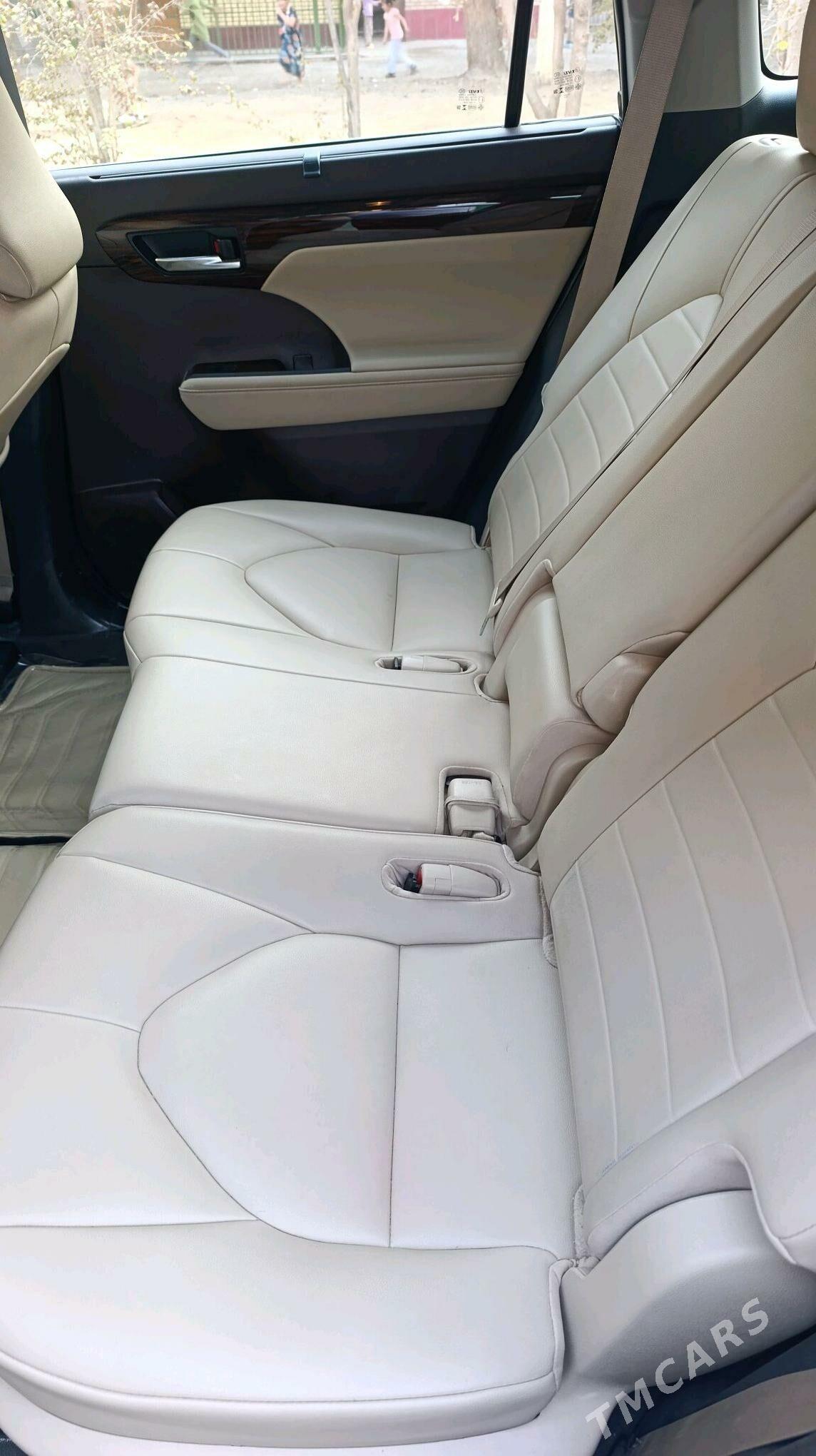 Toyota Highlander 2020 - 580 000 TMT - Мары - img 4