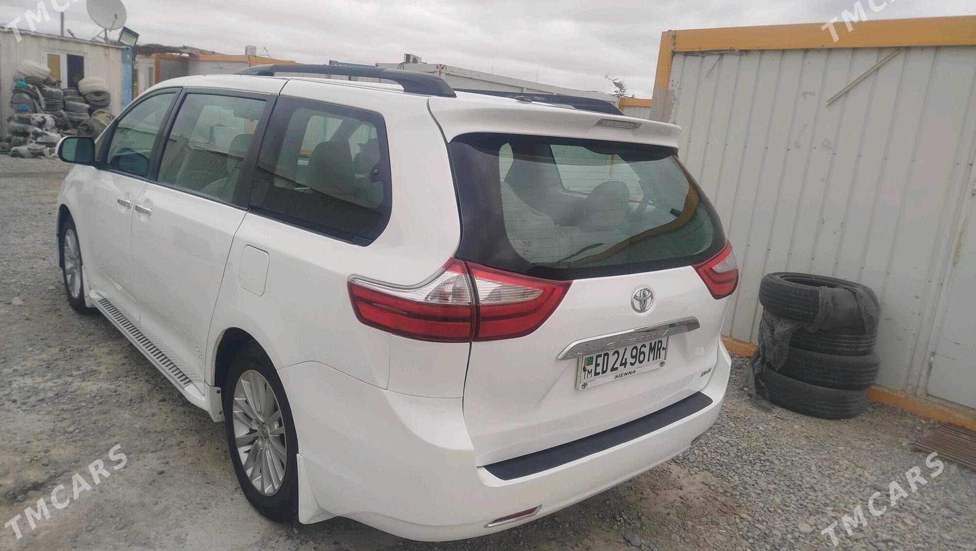 Toyota Sienna 2016 - 360 000 TMT - Türkmengala - img 3