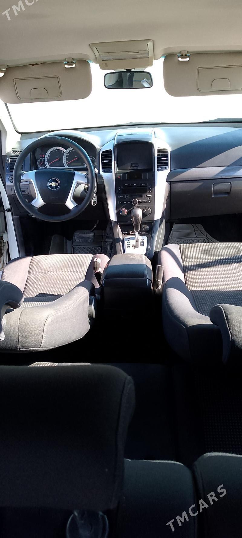 Chevrolet Captiva 2008 - 150 000 TMT - Дашогуз - img 7