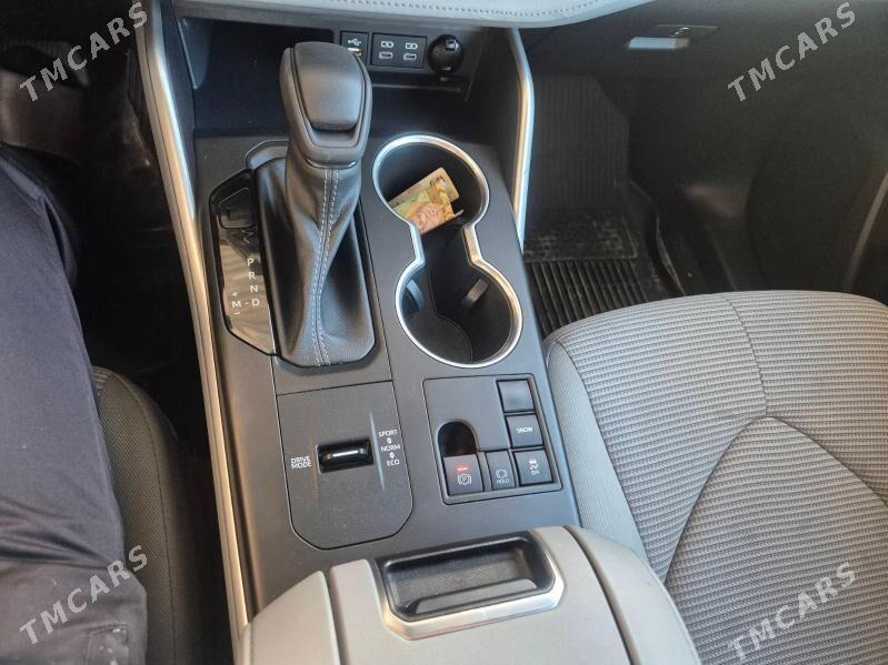 Toyota Highlander 2023 - 470 000 TMT - Дянев - img 3