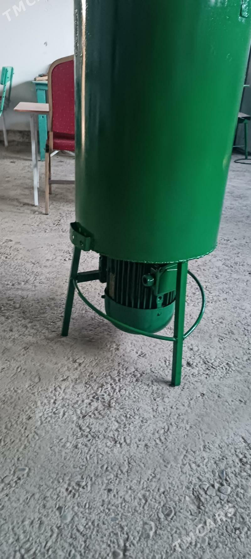 OT. UWEYAN ОТ УВЕЙАН - Murgap - img 1