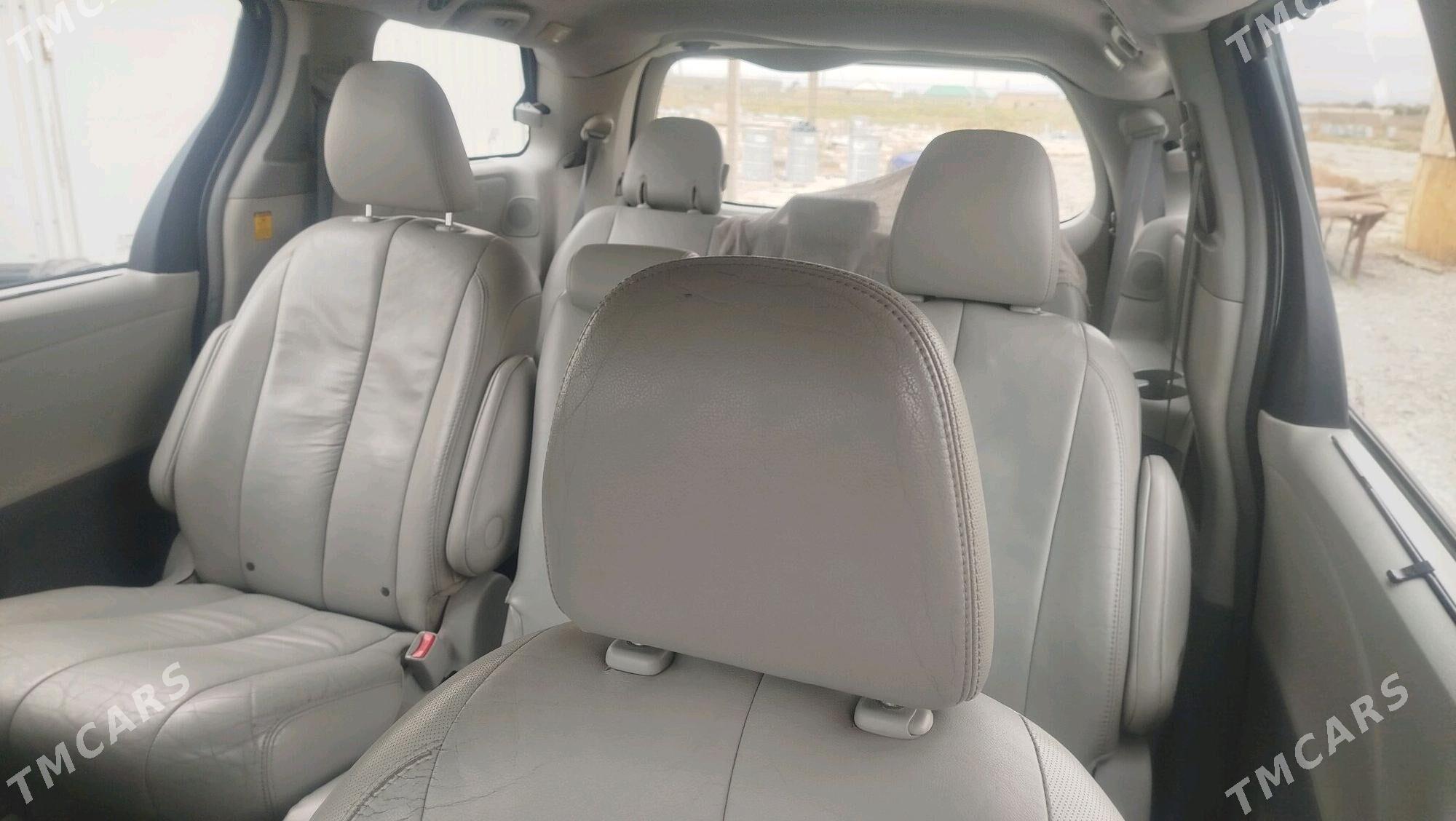 Toyota Sienna 2016 - 360 000 TMT - Türkmengala - img 6