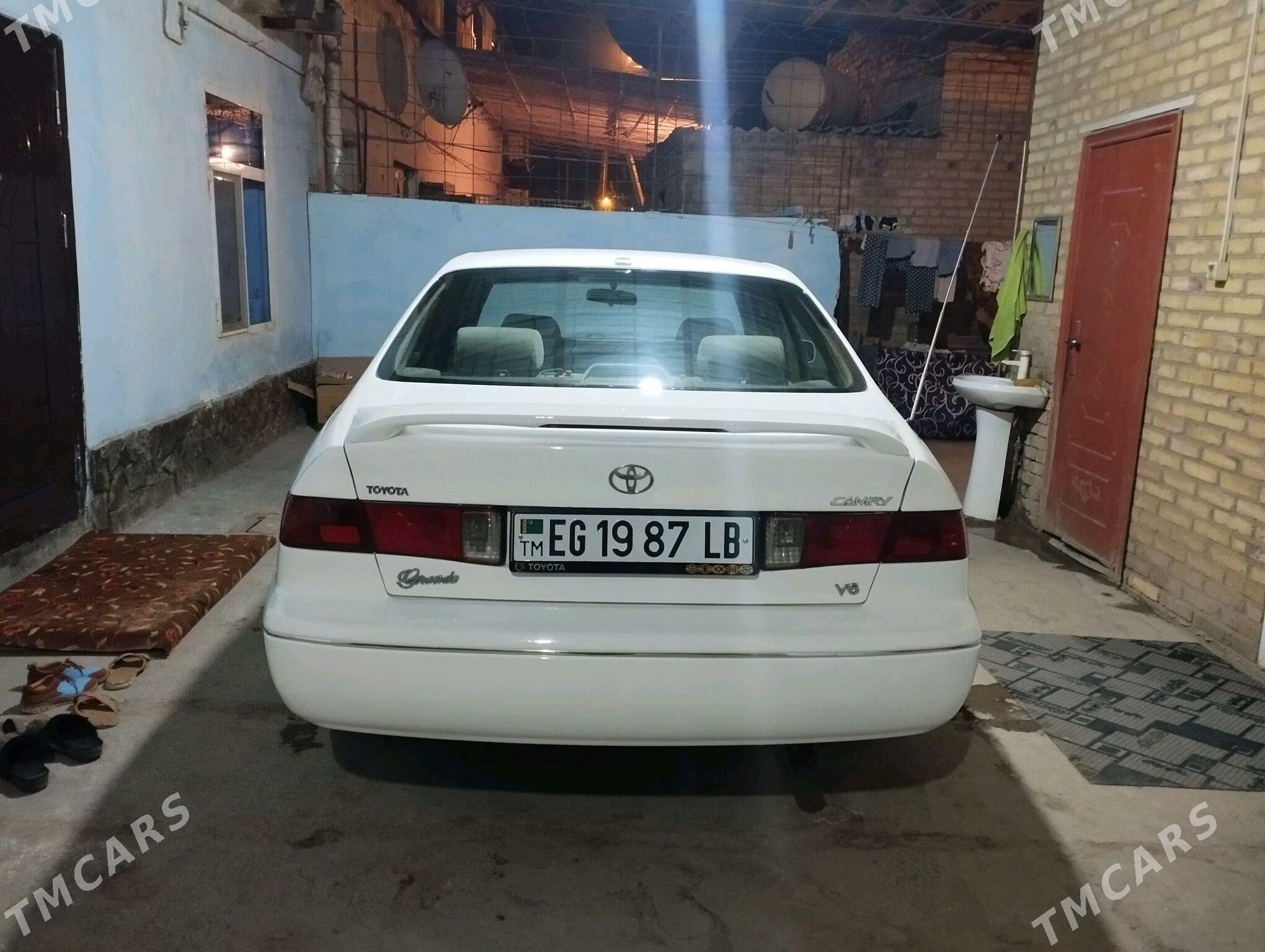 Toyota Camry 2000 - 130 000 TMT - Туркменабат - img 4