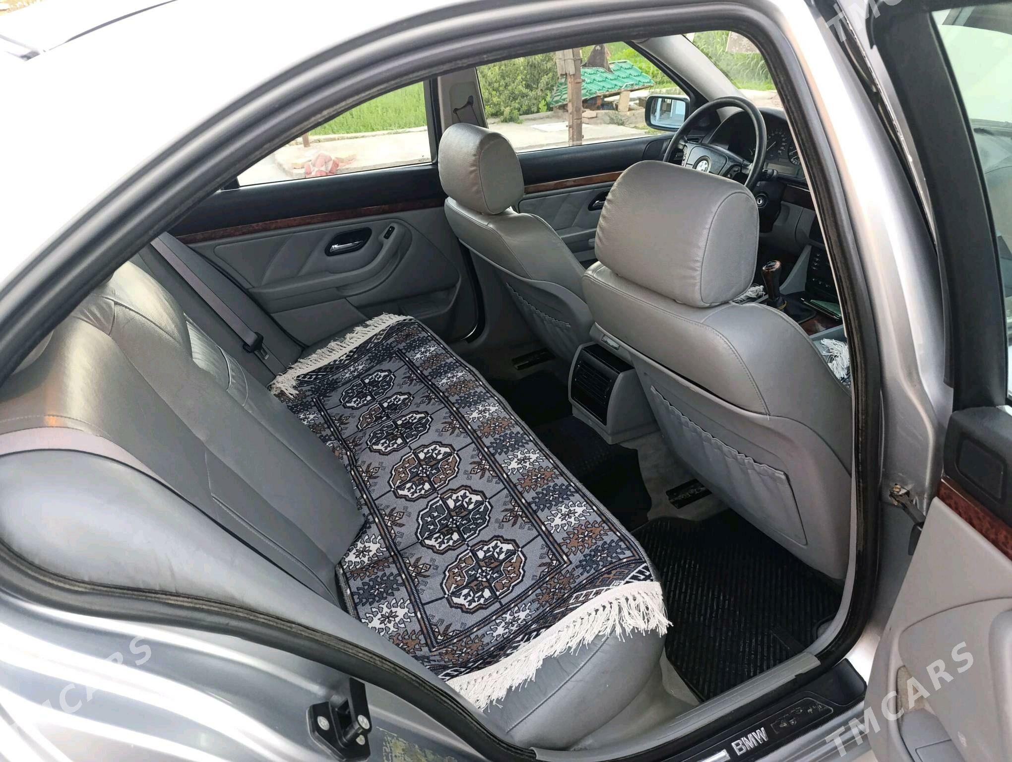 BMW E39 2003 - 140 000 TMT - Мары - img 9