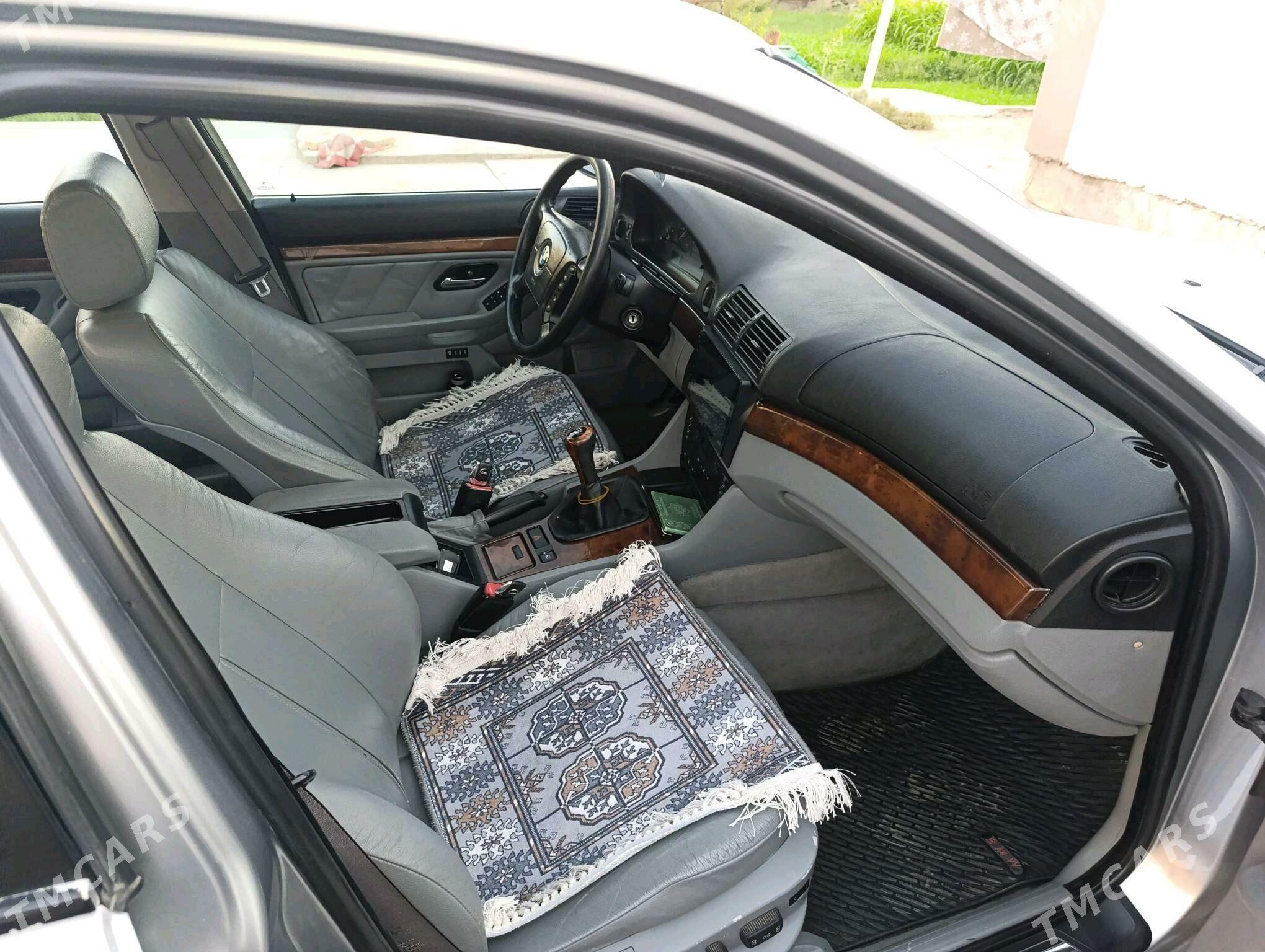 BMW E39 2003 - 140 000 TMT - Мары - img 4