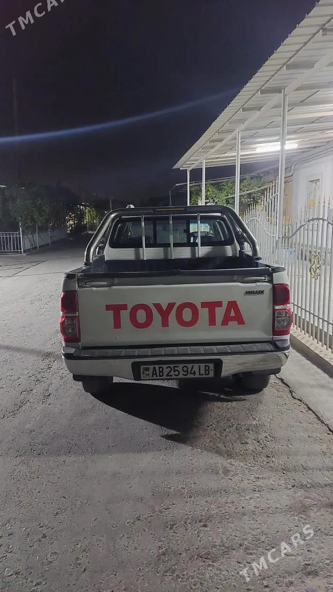 Toyota Hilux 2013 - 270 000 TMT - Туркменабат - img 2