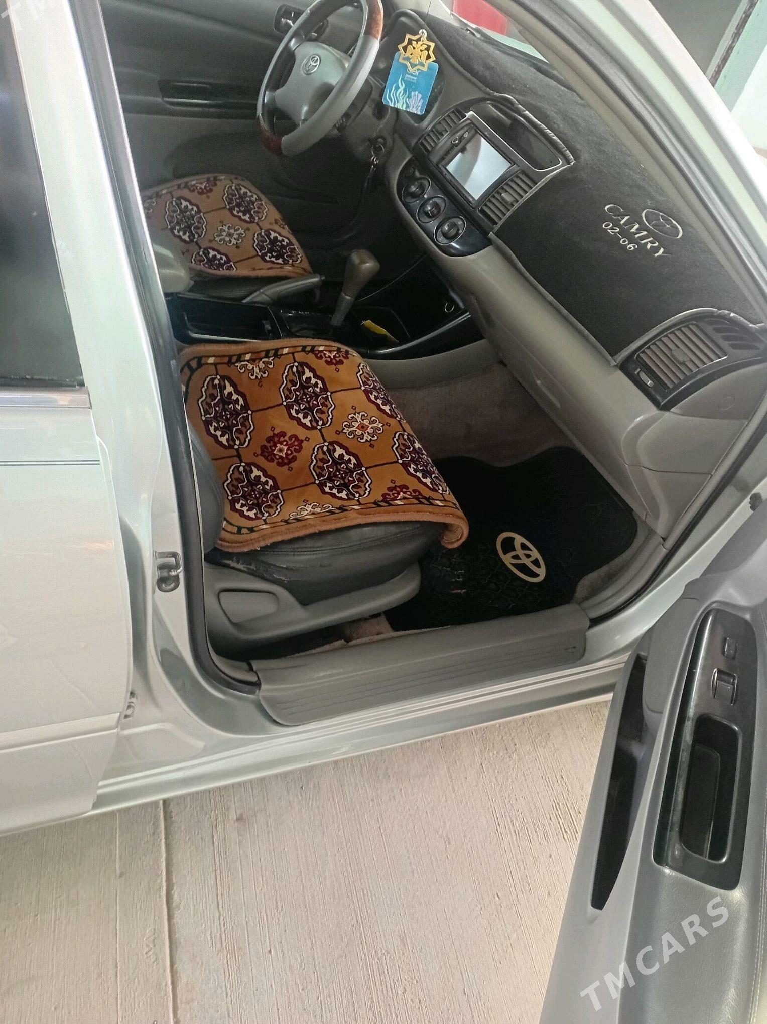 Toyota Camry 2003 - 140 000 TMT - Дашогуз - img 3