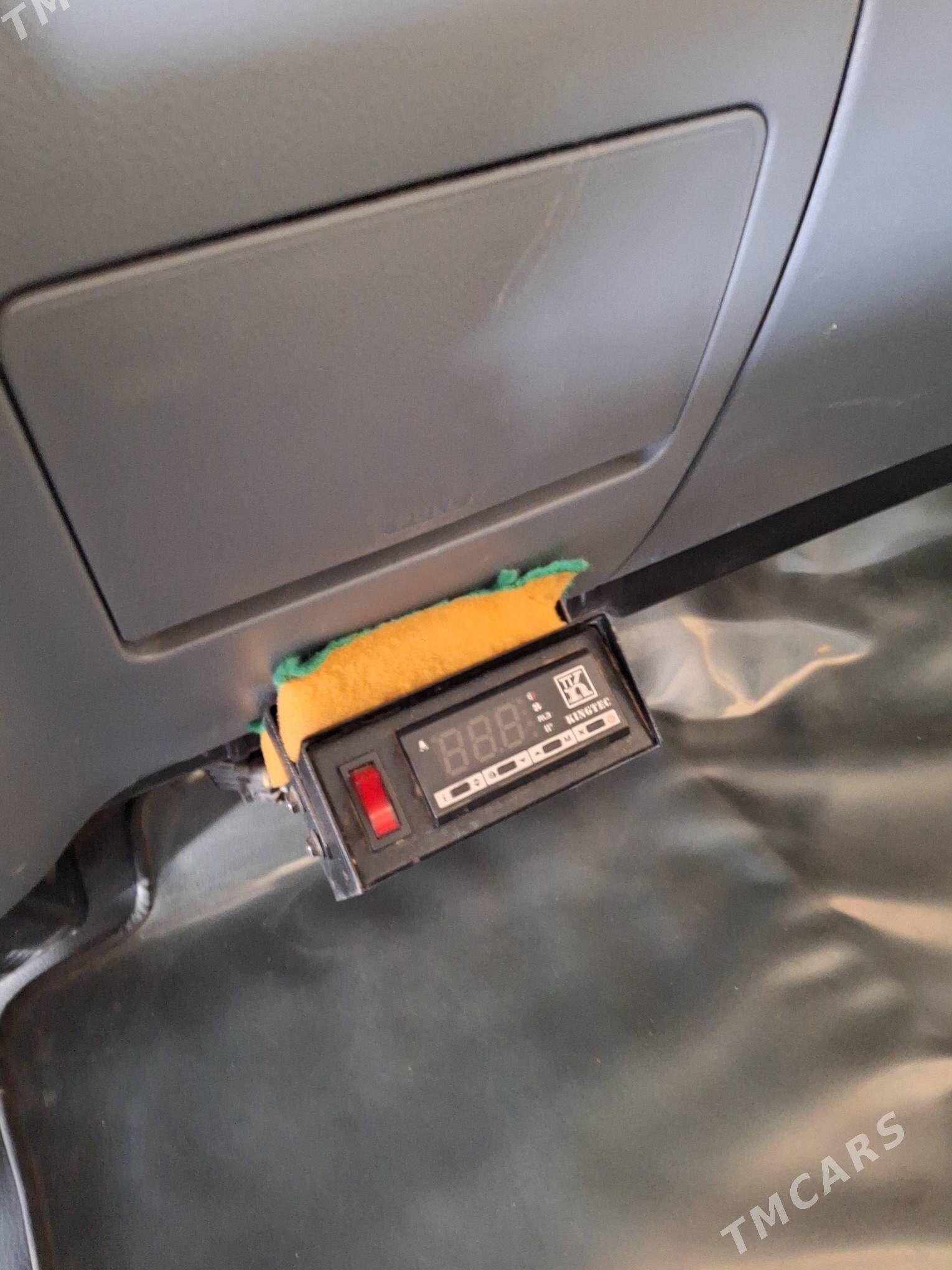 Mitsubishi Canter 2015 - 480 000 TMT - Hojambaz - img 9