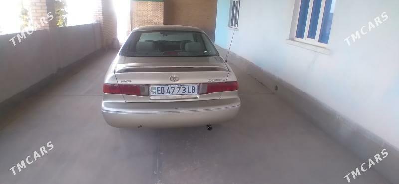 Toyota Camry 2001 - 140 000 TMT - Halaç - img 3