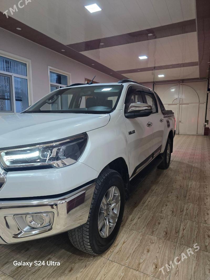 Toyota Hilux 2025 - 635 000 TMT - Туркменабат - img 1