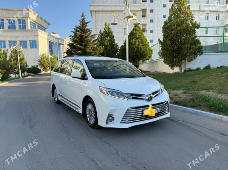 Toyota Sienna 2017 - 370 000 TMT - 30 мкр - img 1