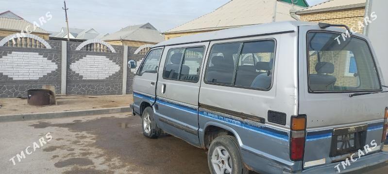 Toyota Hiace 1993 - 30 000 TMT - Мары - img 5