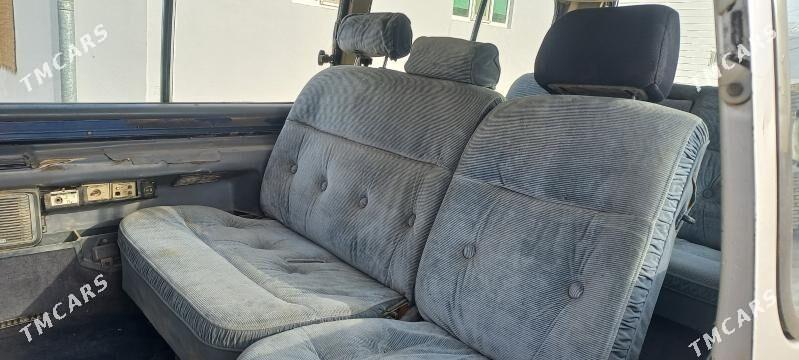 Toyota Hiace 1993 - 30 000 TMT - Мары - img 4