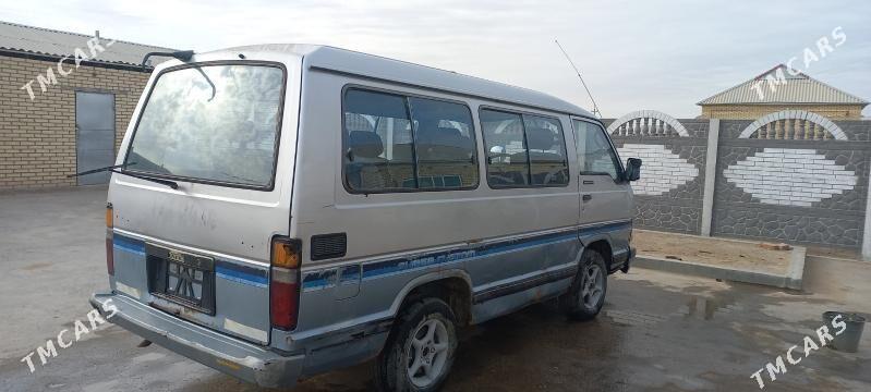 Toyota Hiace 1993 - 30 000 TMT - Мары - img 6