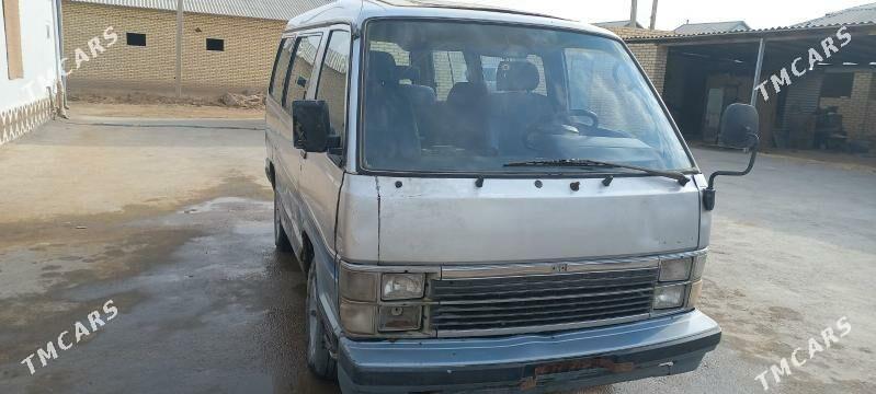 Toyota Hiace 1993 - 30 000 TMT - Мары - img 2