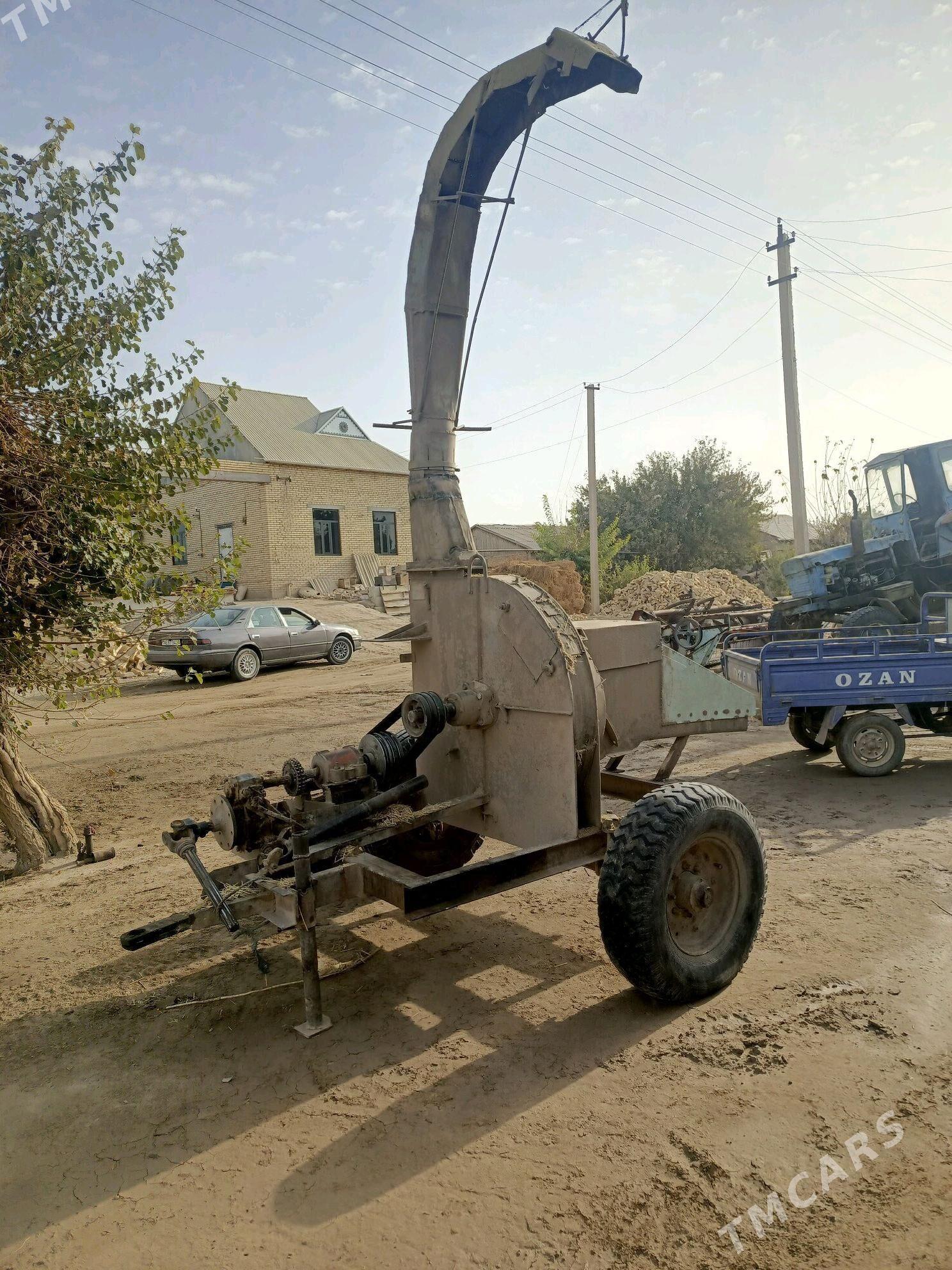 MTZ T-28 2002 - 25 000 TMT - Халач - img 2