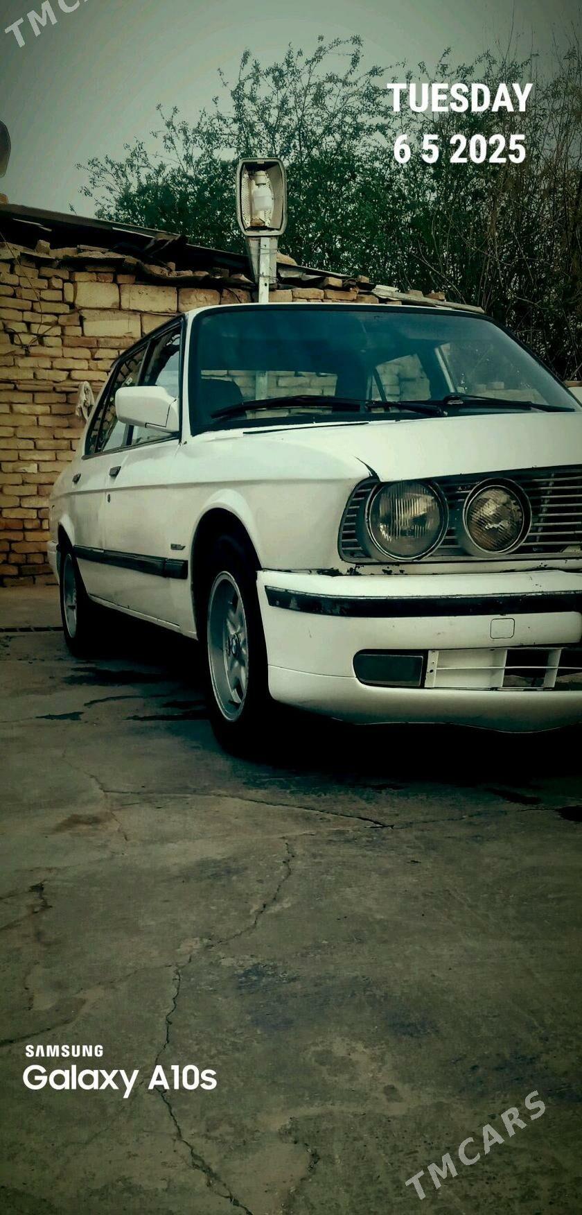 BMW 520 1986 - 32 000 TMT - Mary - img 2