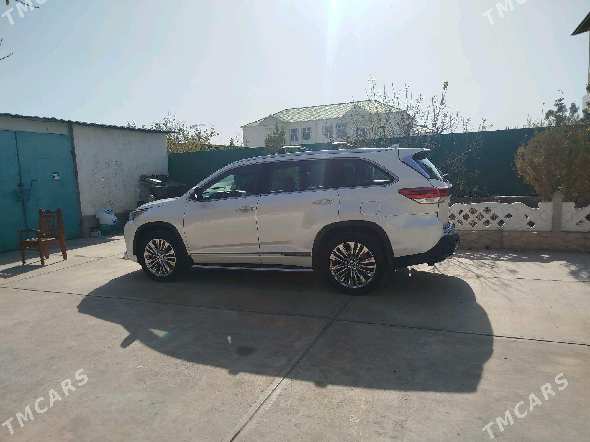 Toyota Highlander 2018 - 470 000 TMT - Täze zaman - img 5