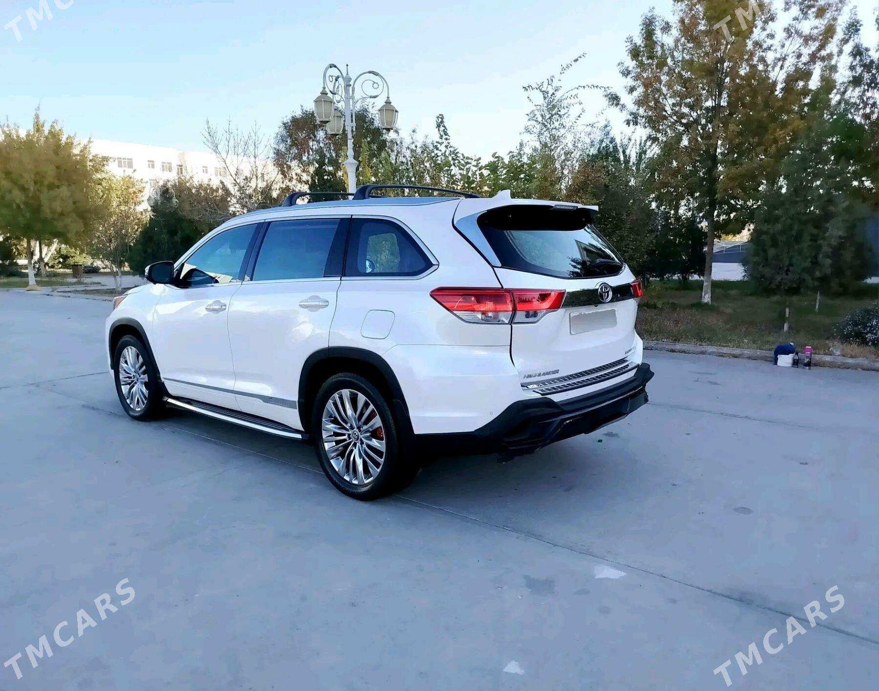 Toyota Highlander 2018 - 470 000 TMT - Täze zaman - img 2