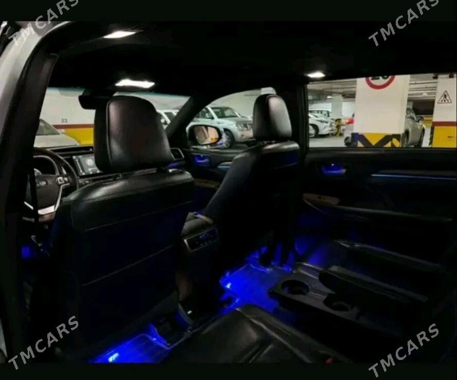 Toyota Highlander 2018 - 470 000 TMT - Täze zaman - img 9