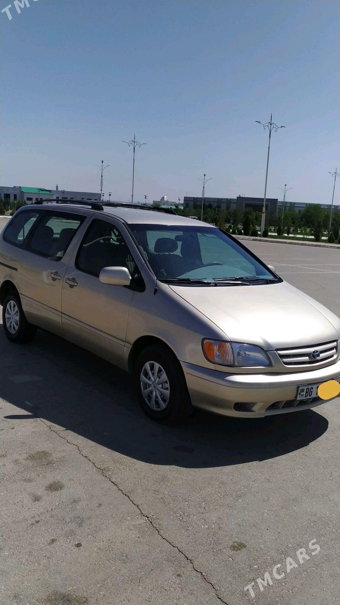 Toyota Sienna 2002 - 170 000 TMT - Гумдаг - img 3