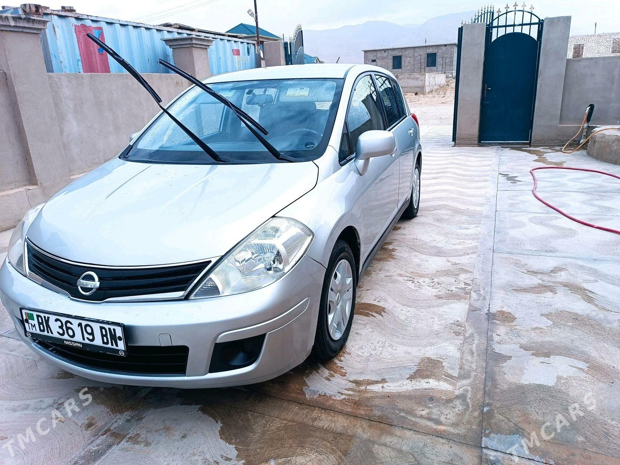 Nissan Versa 2010 - 120 000 TMT - Балканабат - img 5