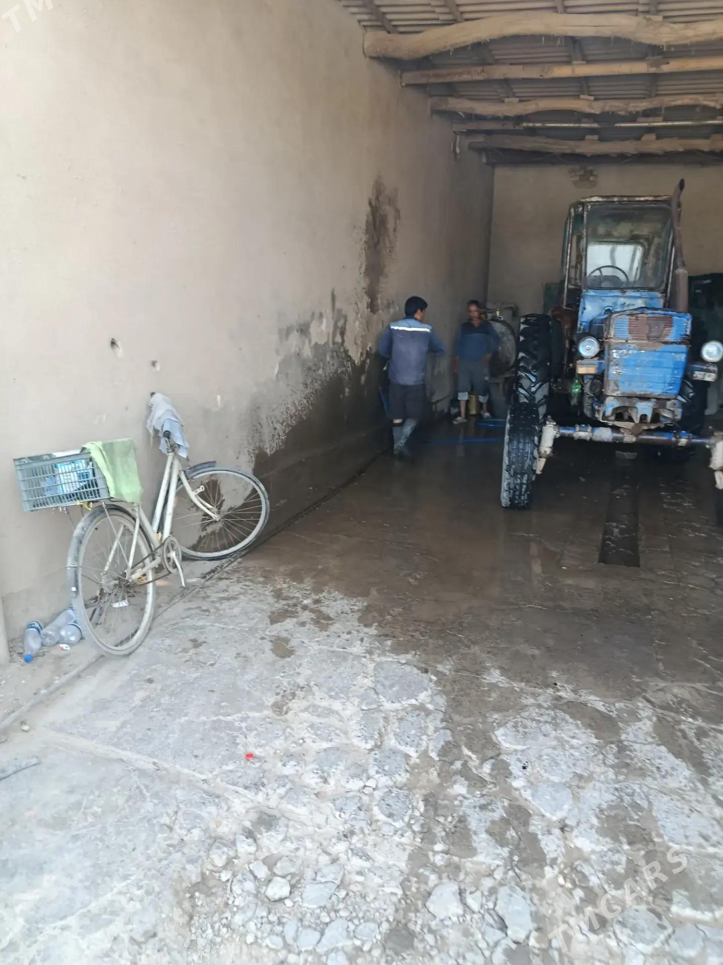 MTZ T-28 1987 - 40 000 TMT - Фарап - img 1