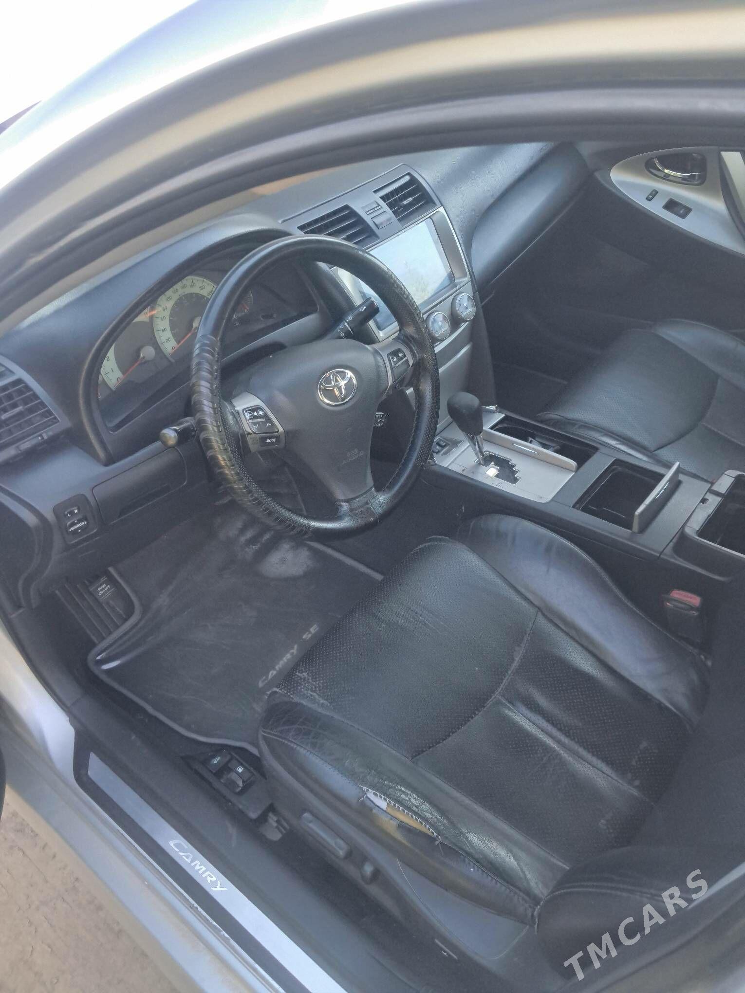 Toyota Camry 2010 - 210 000 TMT - Кёнеургенч - img 2