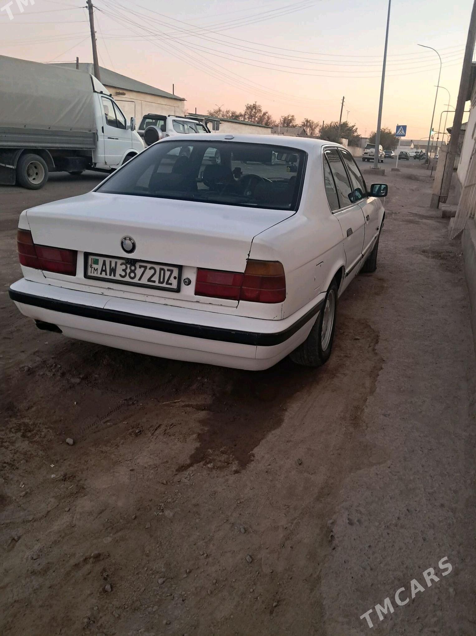BMW 520 1990 - 38 000 TMT - Кёнеургенч - img 1