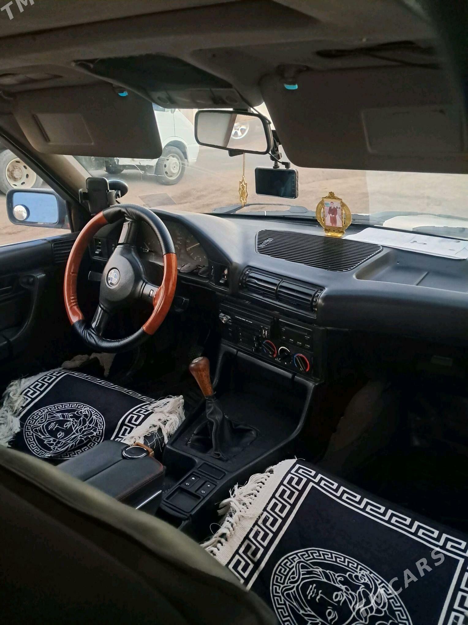 BMW 520 1990 - 38 000 TMT - Кёнеургенч - img 2