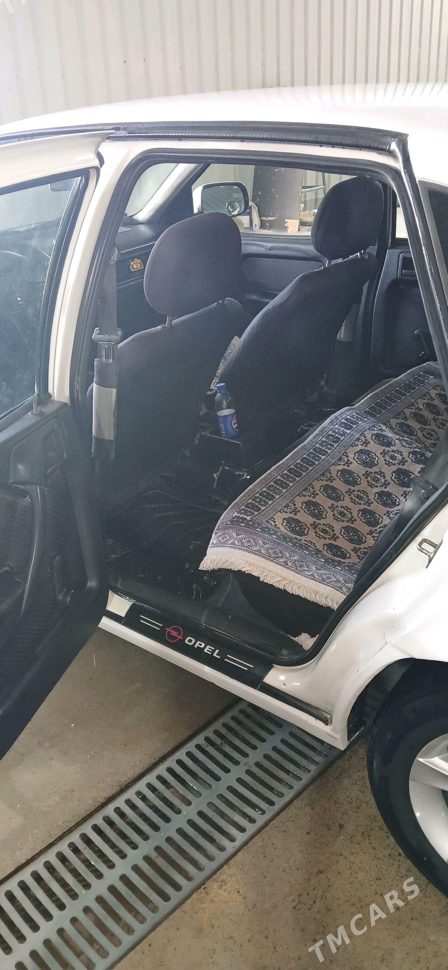 Opel Vectra 1992 - 42 000 TMT - Gyzylarbat - img 5